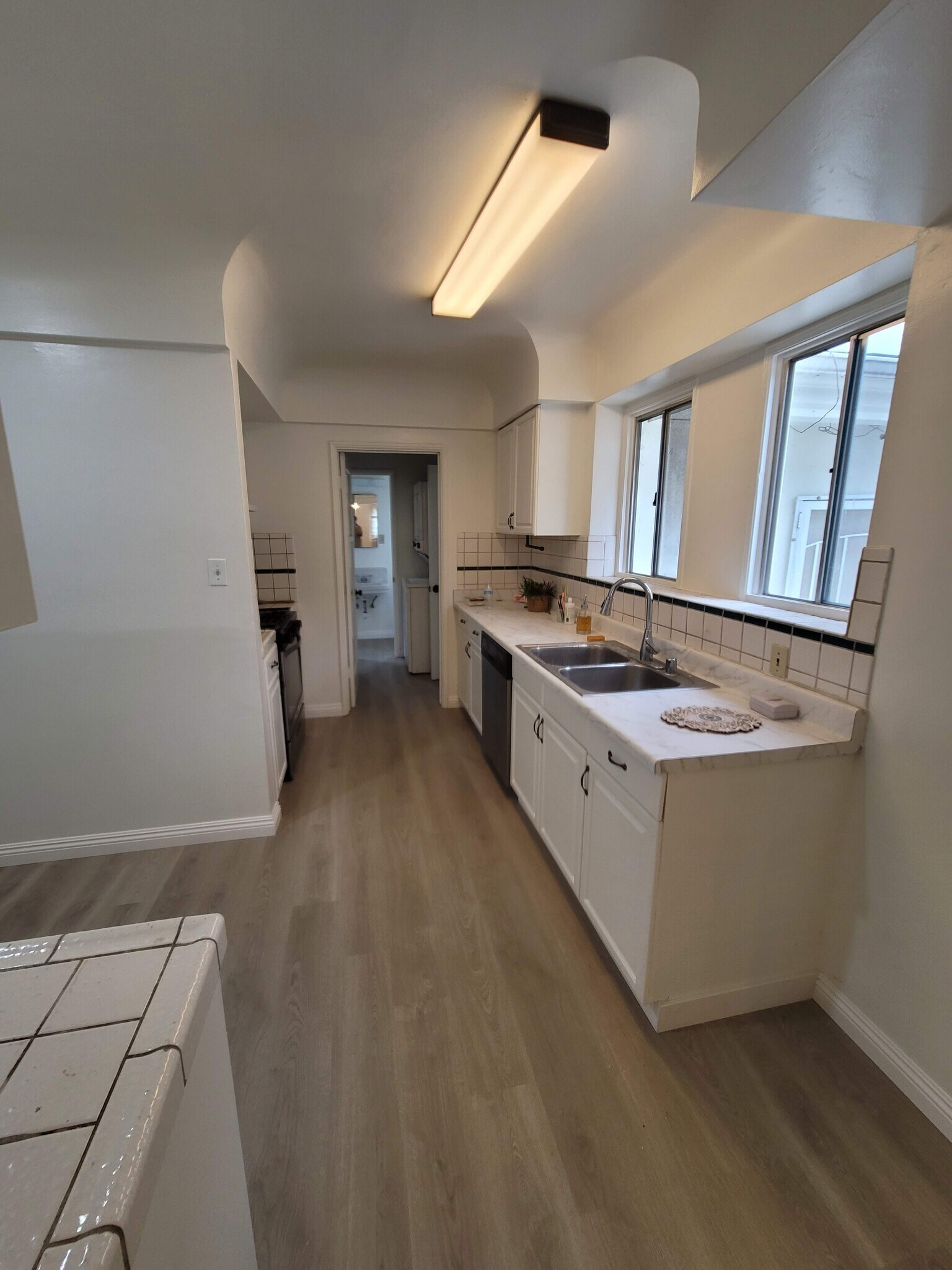 Building Photo - 2321 Veteran Ave