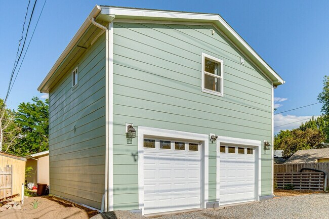 Building Photo - 4339 Eaton St