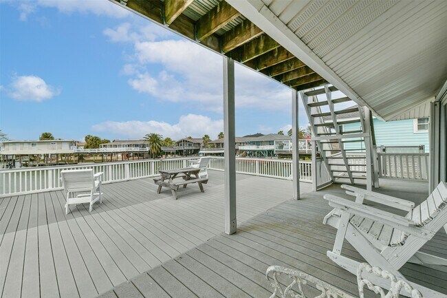 Building Photo - 16542 E Bayside Way