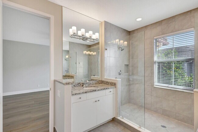 Building Photo - 4924 Pointe Midtown Way