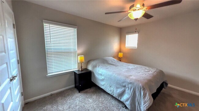 Building Photo - 10310 Mager Ln