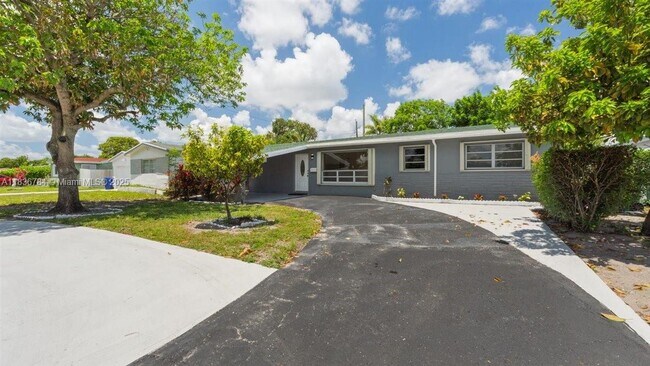 Primary Photo - 7211 Shalimar St