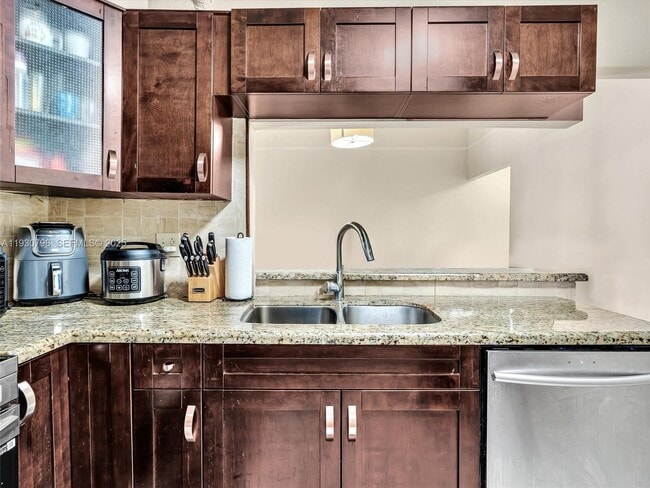 Building Photo - 10241 NW 9th St Cir