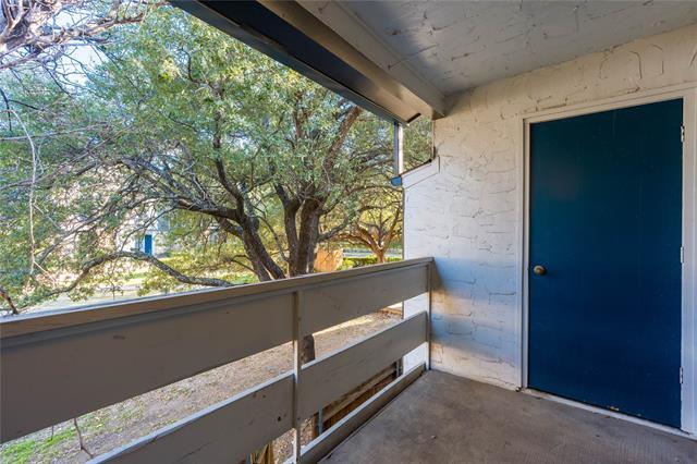 Building Photo - 5840 Spring Valley Rd