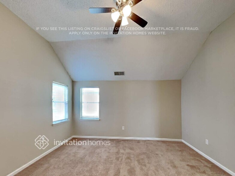 Building Photo - 102 Lakewood Cir Dr