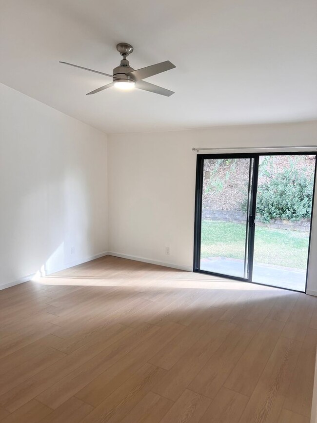 Building Photo - Freshly remodeled 3br/2ba single story hom...