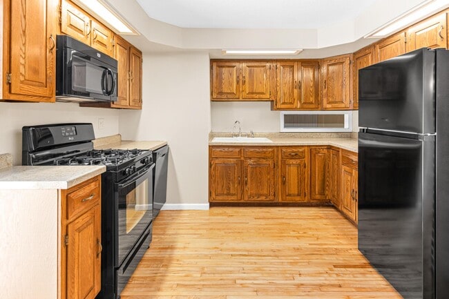 Building Photo - 701-35 Wisconsin Ave