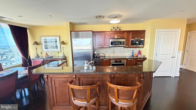 Building Photo - 50 S 16th St