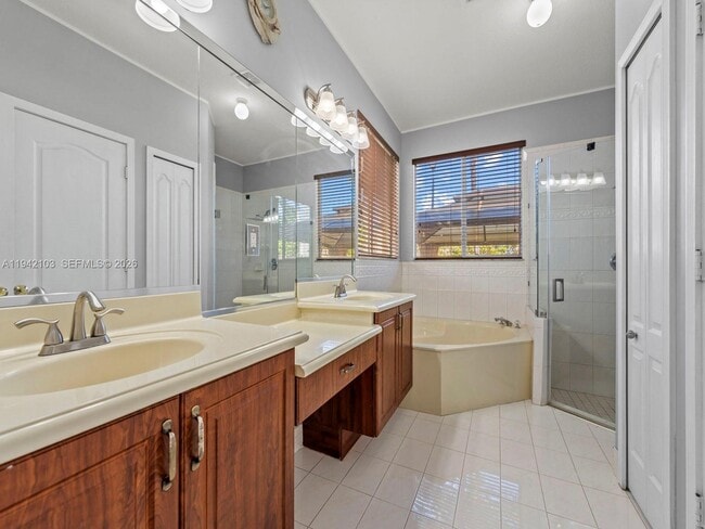 Building Photo - 16421 SW 64th Ter