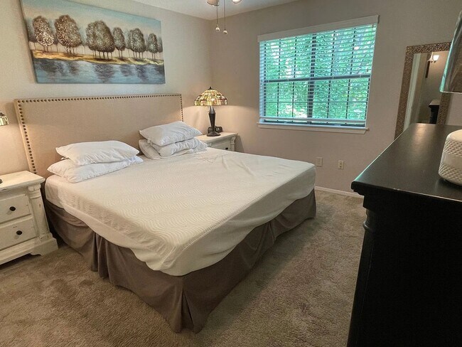 Building Photo - 891 Dublin Dr