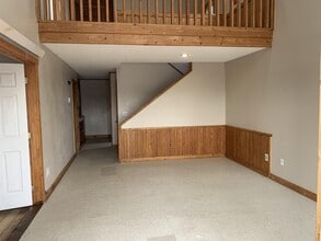 Building Photo - 528 S Lincoln St
