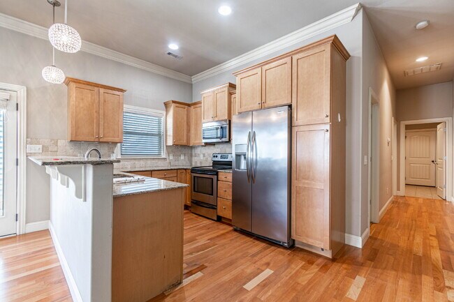 Building Photo - Charming 3-Bedroom Home with 2 Full Baths & 1,750 Sq. Ft. of Comfort in Fayetteville!