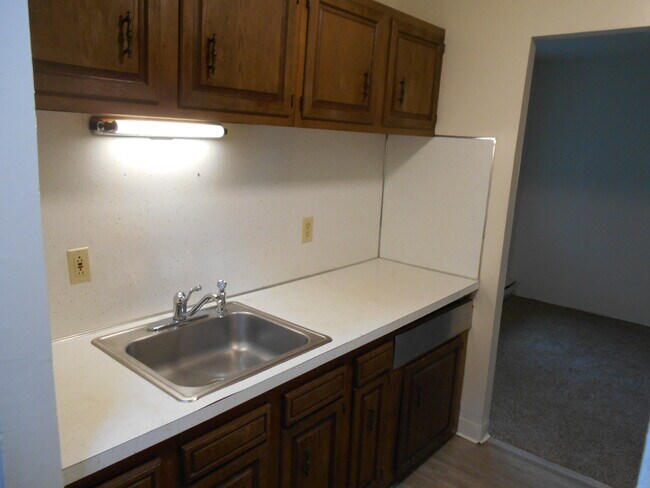 Building Photo - 200 N Halstead St