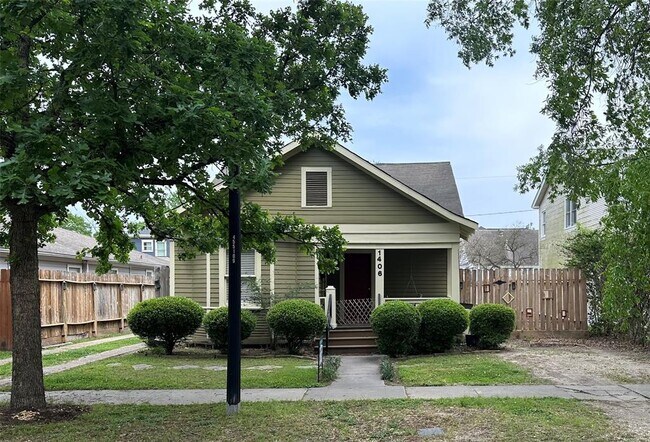 Primary Photo - 1406 Columbia St