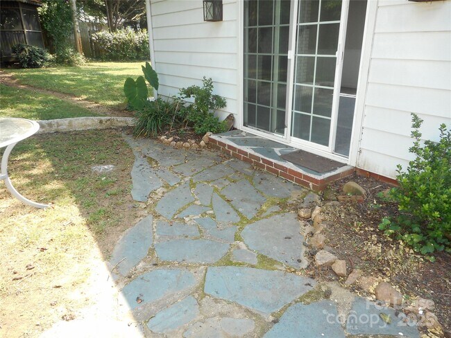 Building Photo - 1210 Norland Rd