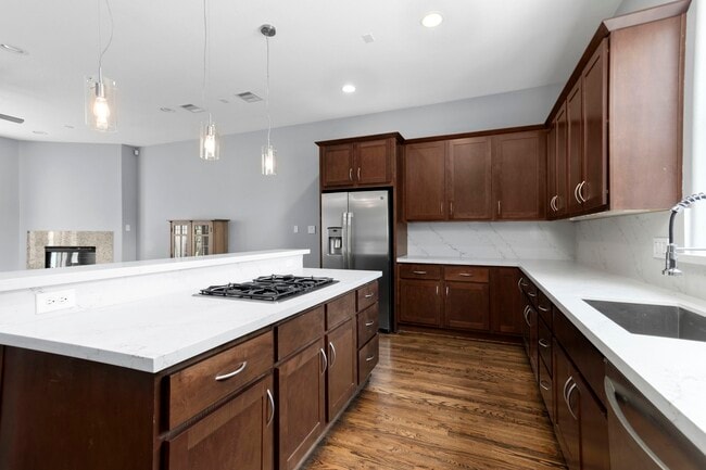 Building Photo - 4906 Mt Vernon St