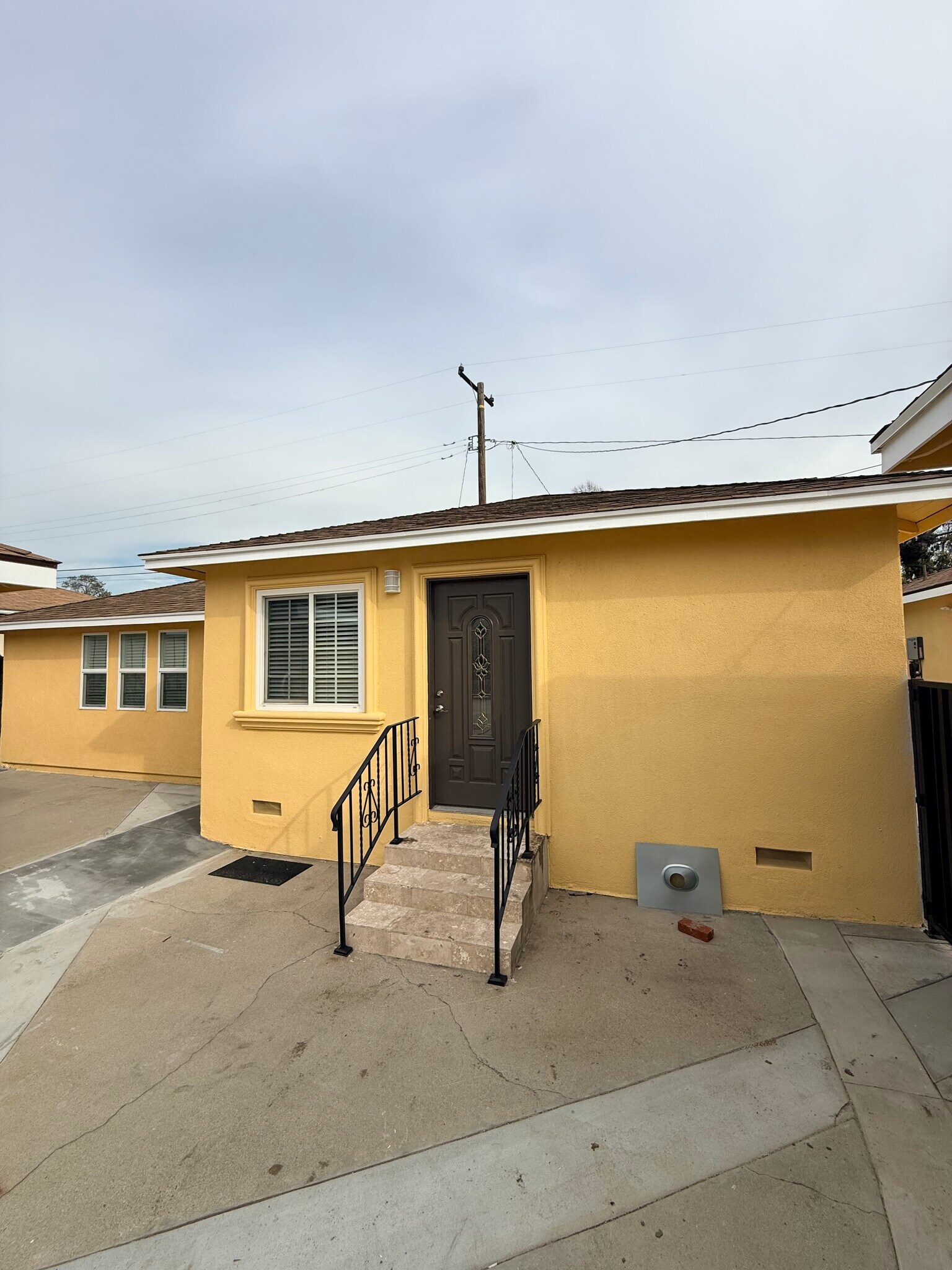 Building Photo - 9136 Clancey Ave