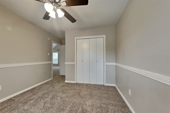Building Photo - 11942 Hillbrook Dr