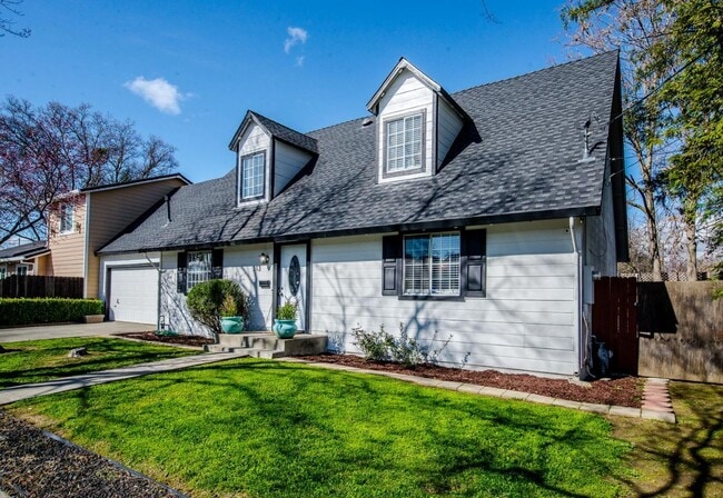 Building Photo - Four Bedroom 2 Bath home available for rent