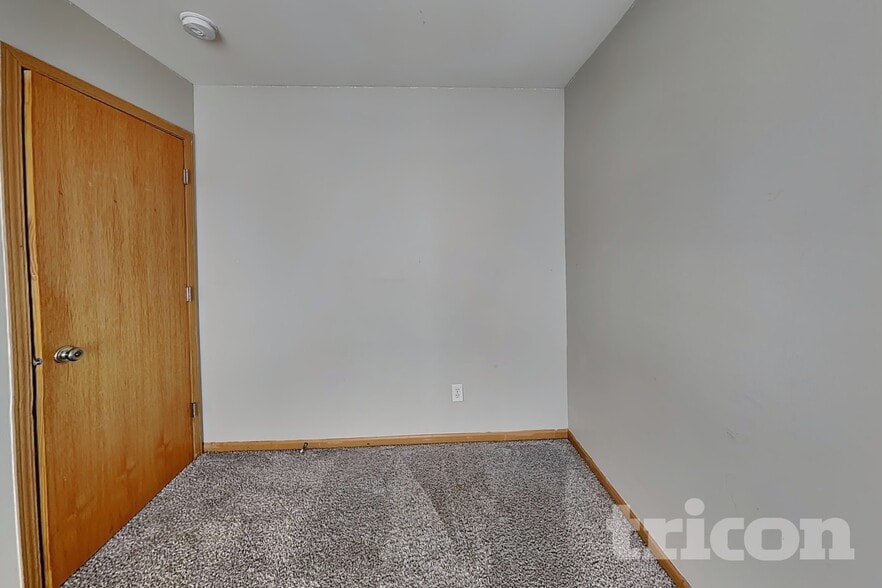 Building Photo - 719 Bayles Dr