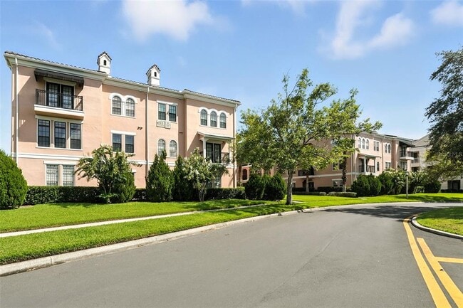 Building Photo - 211 Longview Ave