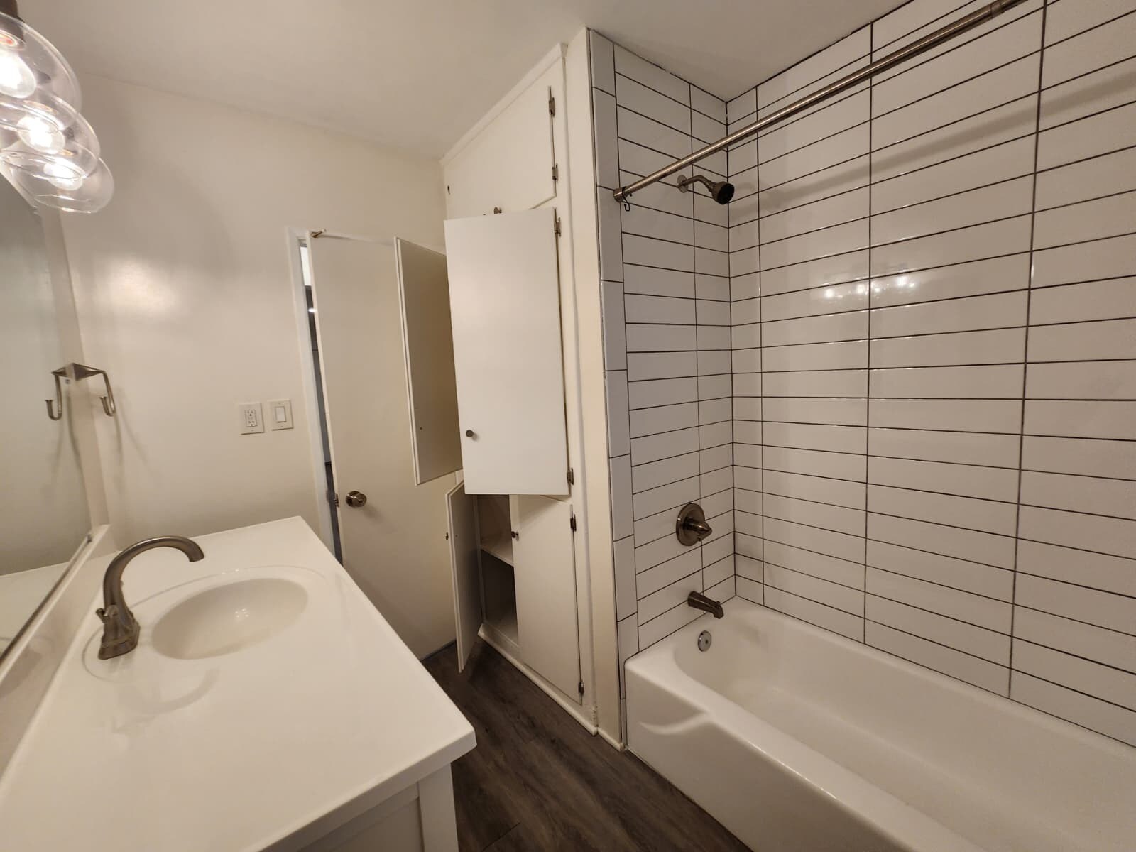 Building Photo - 701 S Osage Ave