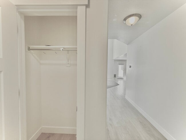 Building Photo - 3 Bed | 2.5 Bath | 2,365 sq ft above grade | Full unfinished basement | 2-car garage