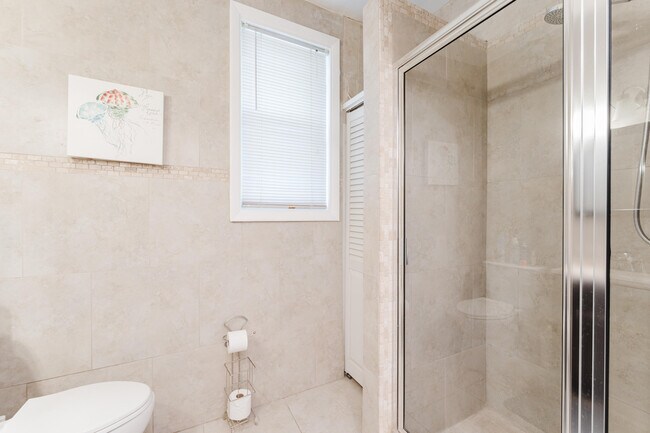 Building Photo - 700 E Palmetto Park Rd