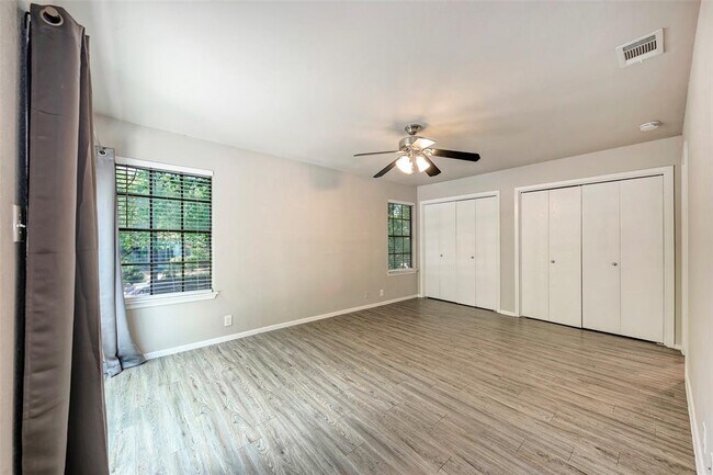 Building Photo - 2106 Nickerson St