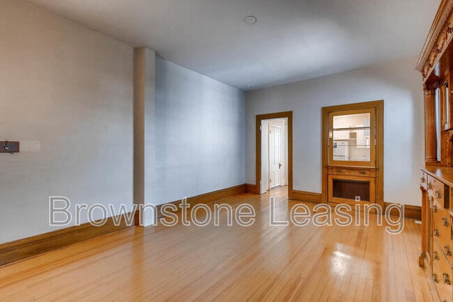 Building Photo - 1135 Corona St