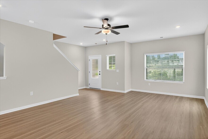 Building Photo - 1990 W Davidson Ave