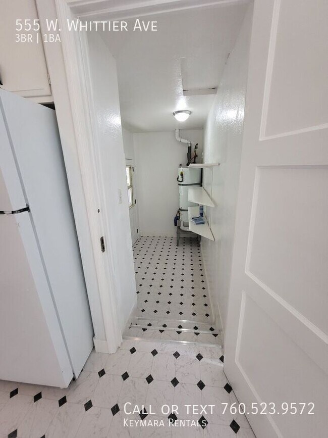Building Photo - 555 W Whittier Ave