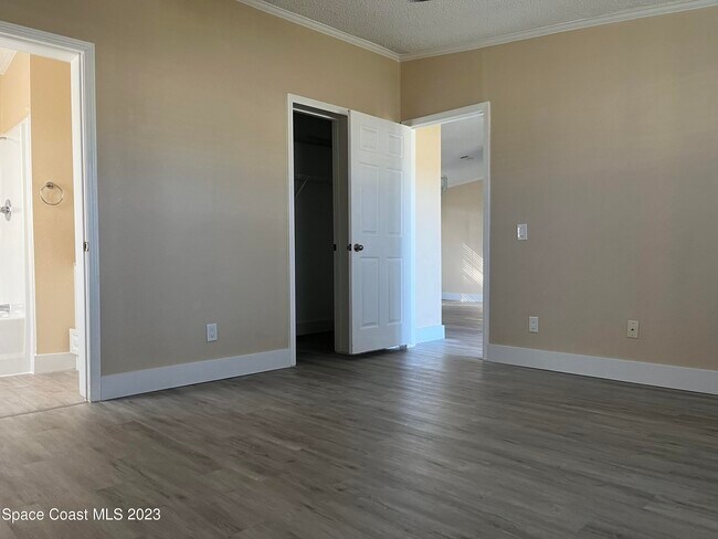 Building Photo - 7050 Bismark Rd