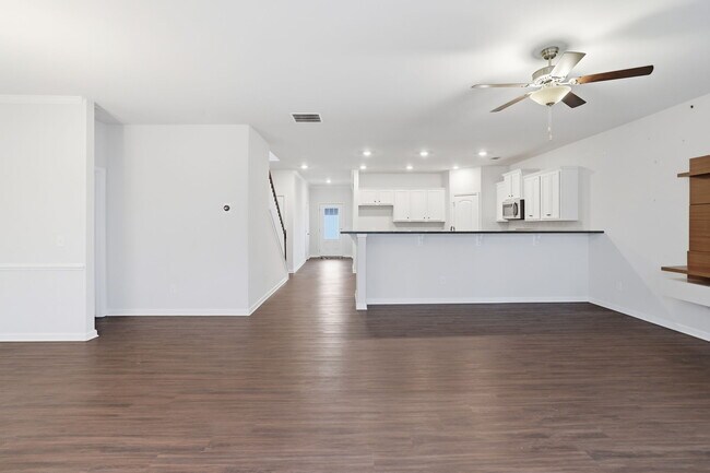 Building Photo - 520 Edgemore Rd