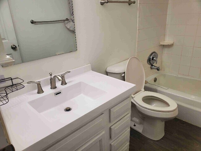 Building Photo - 1716 E 80th St