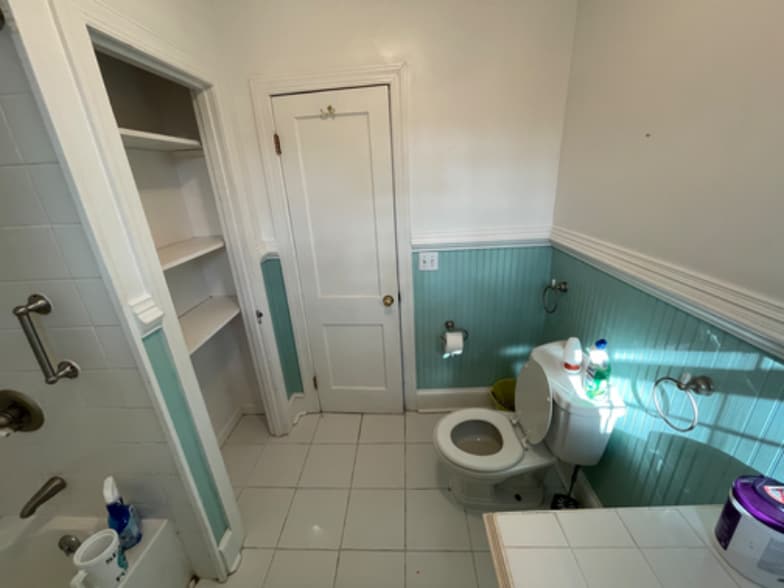 Building Photo - 203 S Withlacoochee Ave