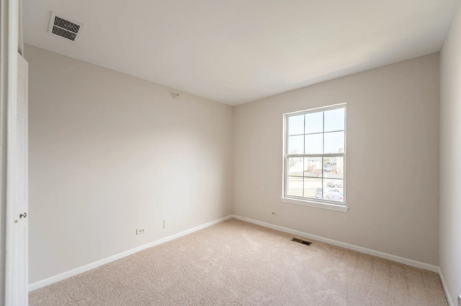 Building Photo - 1329 Orleans Dr