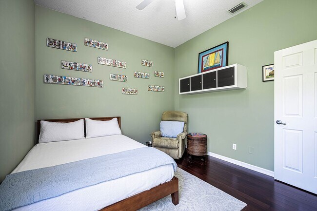 Building Photo - 956 Scherer Way