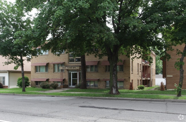 Building Photo - Leslie Manor Apartments
