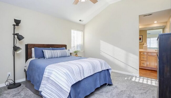 Building Photo - Beautiful Condo In Surprise Valley!