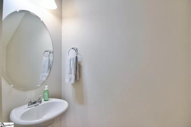 Building Photo - 826 Stonebriar St