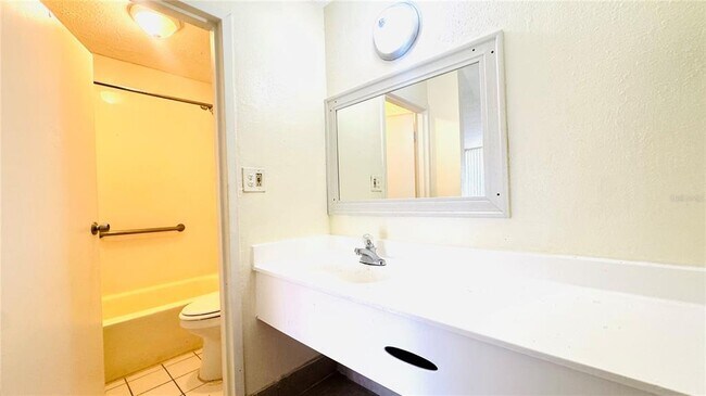 Building Photo - 7900 S Orange Blossom Trail