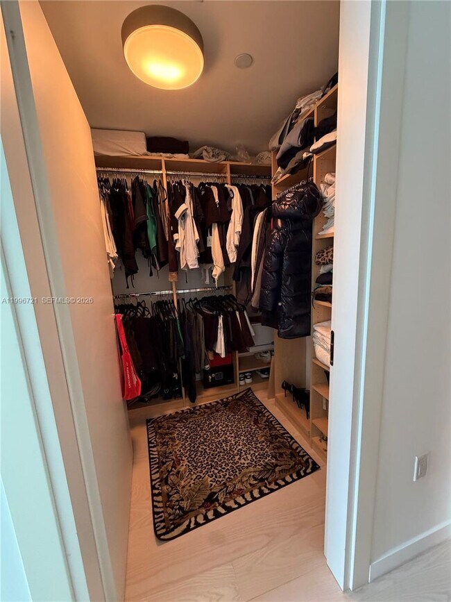 Building Photo - 200 Biscayne Blvd Way