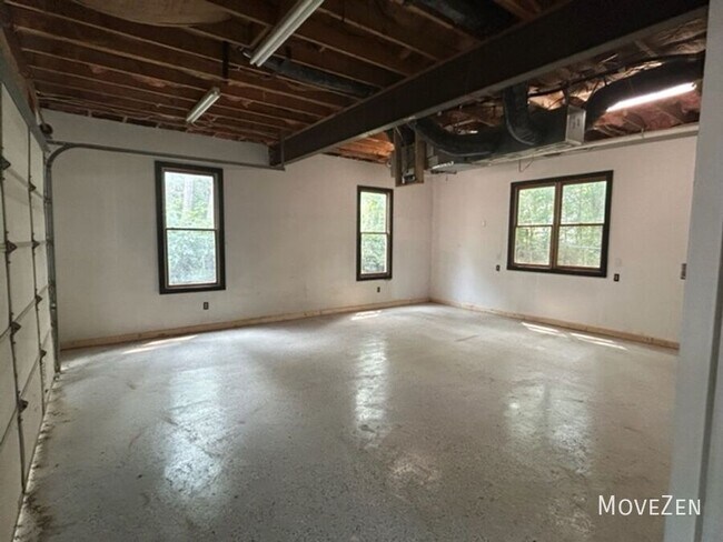 Building Photo - 5008 Alamo Ct