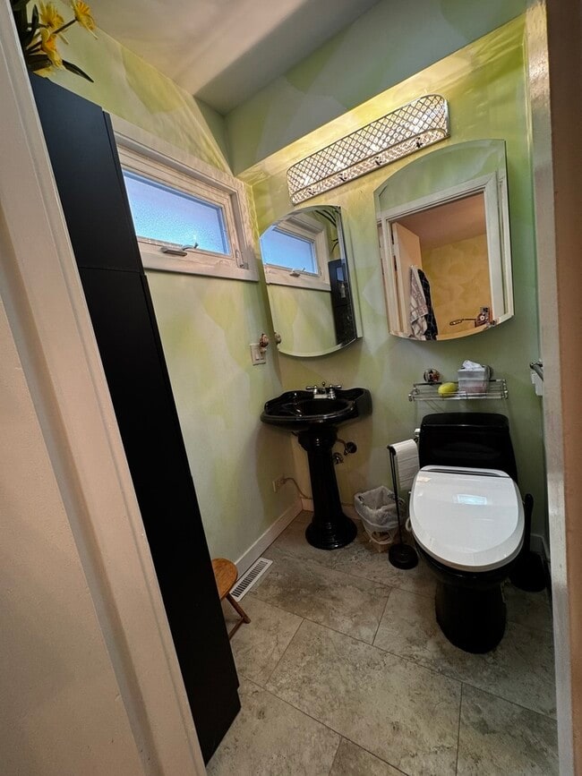 Building Photo - 395 Central Ave