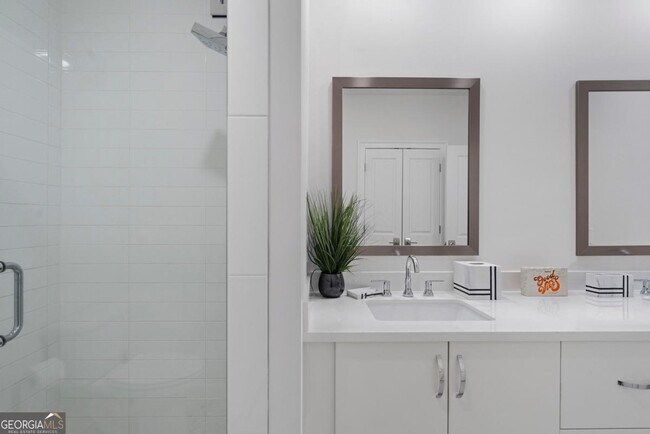 Building Photo - 371 Pratt Dr SE