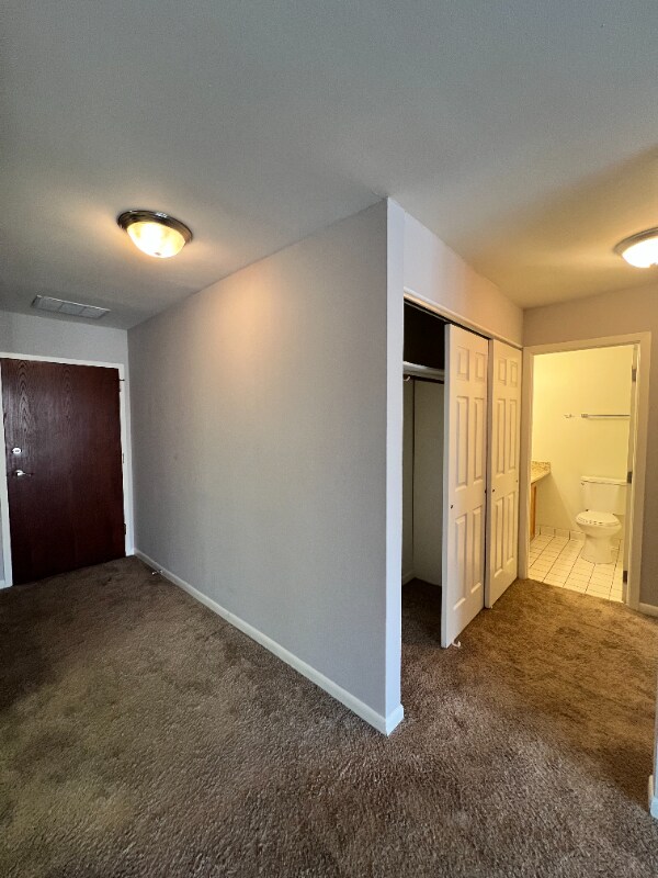 Building Photo - 5750 Abbey Dr