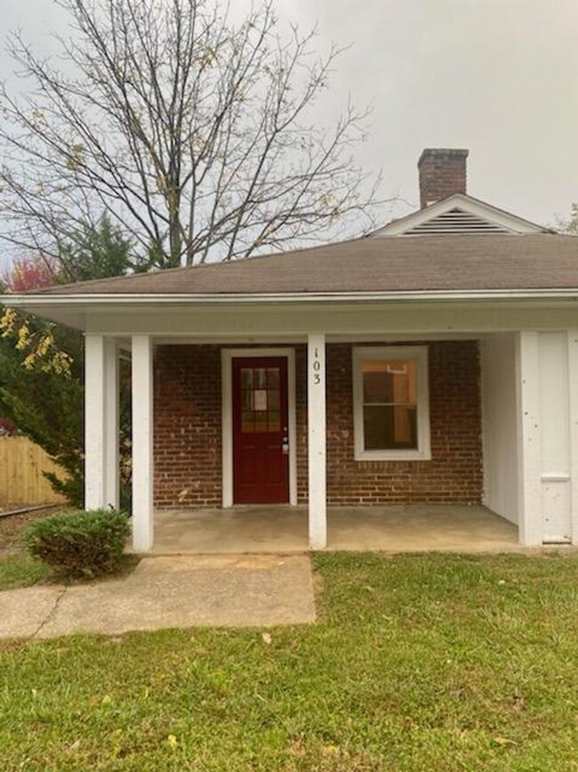 Building Photo - Swannanoa Rental