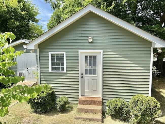Building Photo - 307 James Ave