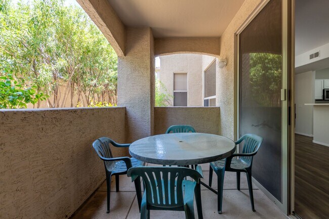 Building Photo - North Scottsdale Large 3 bed condo with attached 2 car garage, 1st floor unit